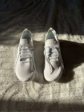 APL Men's White Knit Athletic Sneakers